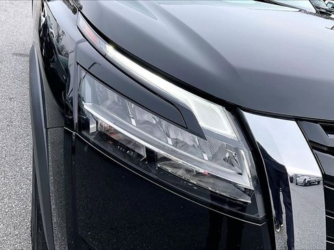 Used 2023 Nissan Pathfinder SL image 33