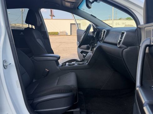 Used 2017 Kia Sportage LX FWD image 17