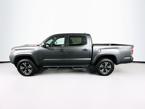 Used 2019 Toyota Tacoma TRD Sport AWD/4WD image 4