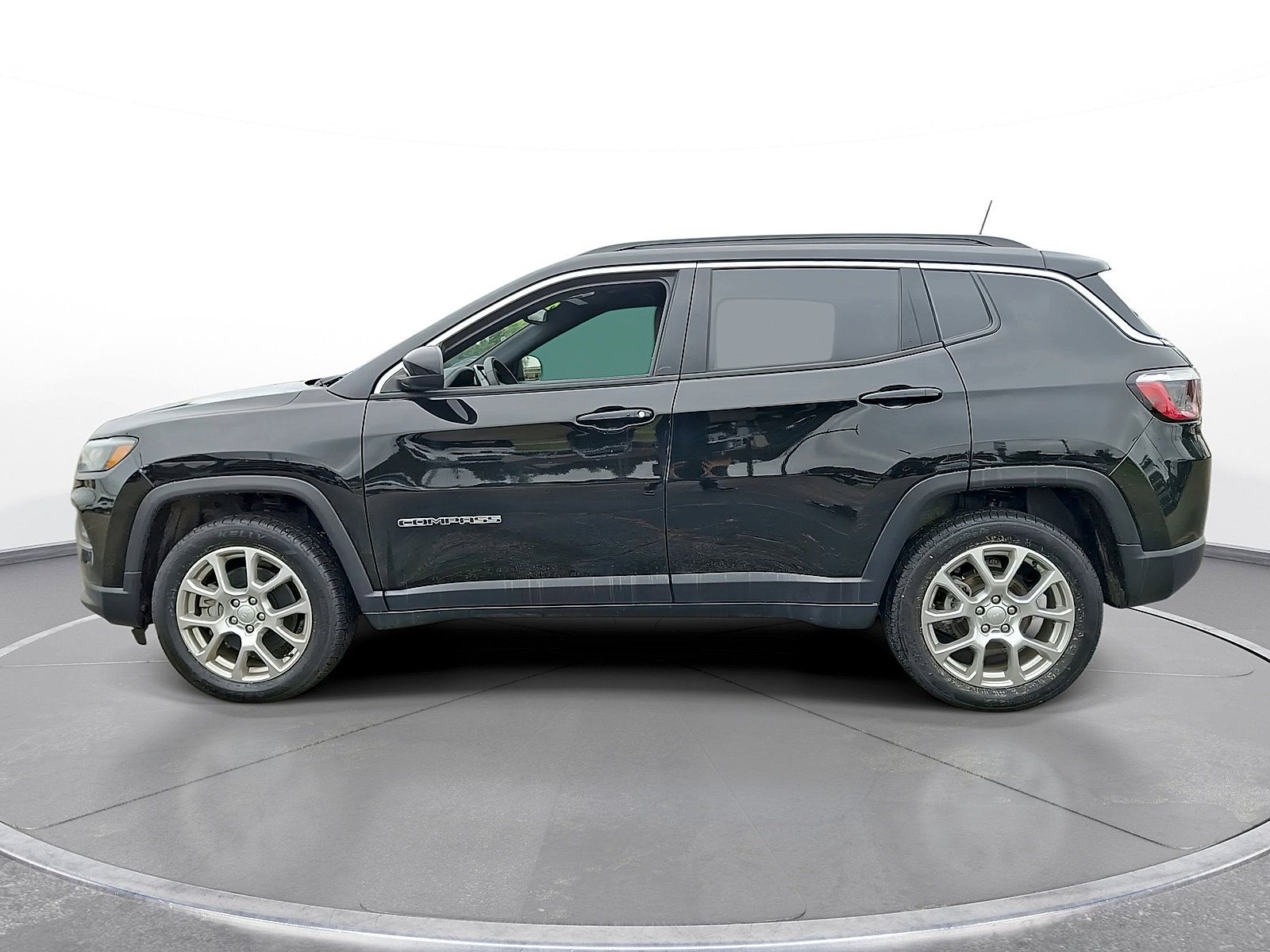 Used 2023 Jeep Compass Latitude AWD/4WD image 5