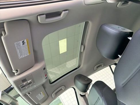 Used 2017 Volkswagen Golf SE image 17