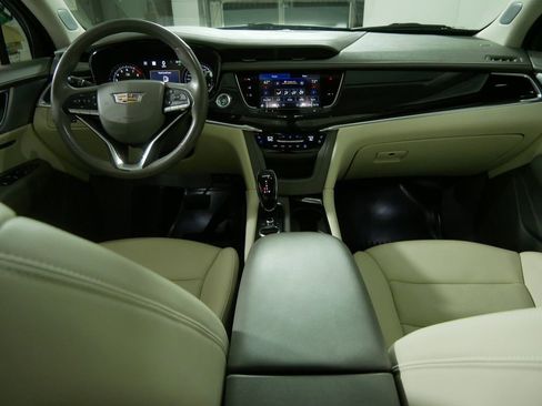 Used 2024 Cadillac XT6 Premium Luxury w/ Technology Package AWD/4WD image 24