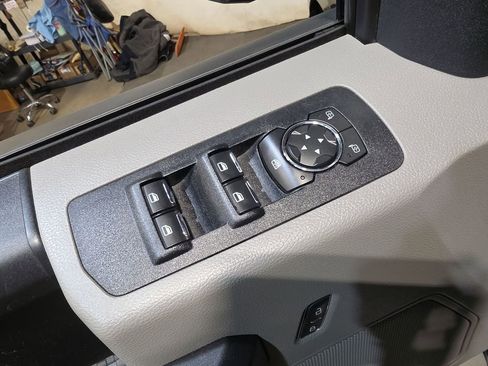 Used 2020 Ford F150 XL w/ Equipment Group 101A Mid AWD/4WD image 15