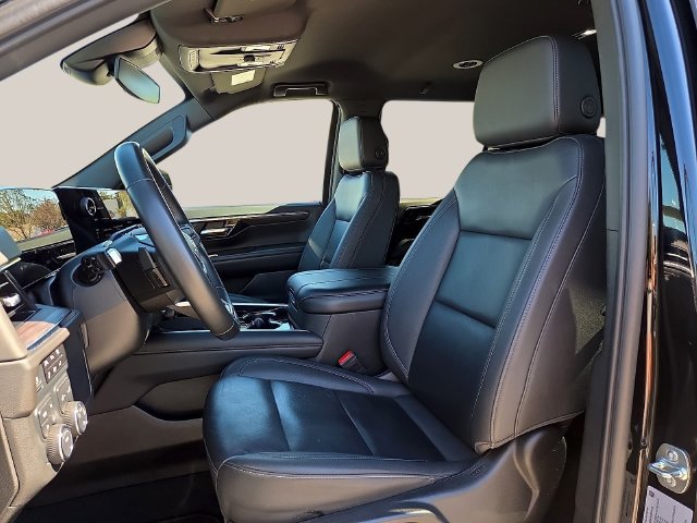 Used 2025 Chevrolet Tahoe LT AWD/4WD image 18
