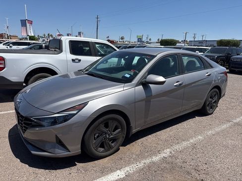 Used 2023 Hyundai Elantra SEL FWD image 1