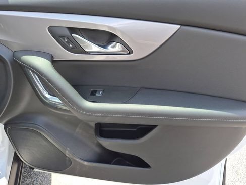 Used 2025 Chevrolet Blazer LT FWD image 32