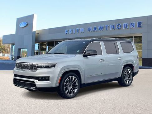 Used 2024 Jeep Grand Wagoneer Series III w/ Rear Seat Video Group 1 AWD/4WD image 3