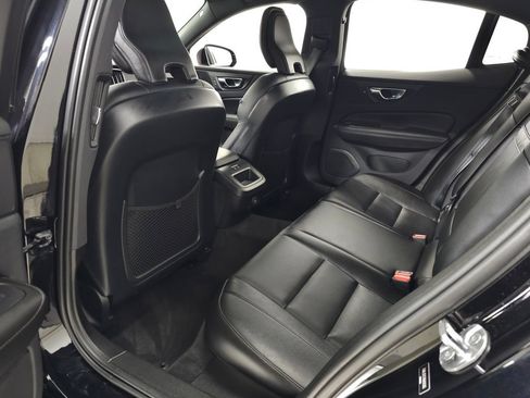 Used 2022 Volvo S60 B5 Momentum w/ Premium Package AWD/4WD image 28