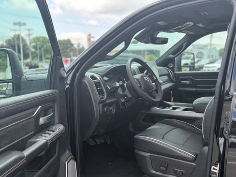 New 2026 RAM 2500 Laramie AWD/4WD image 15