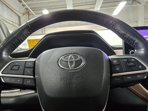 Used 2024 Toyota Grand Highlander Platinum image 30