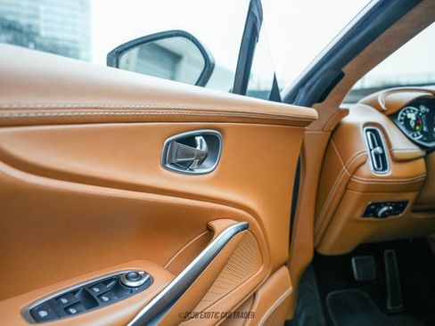 Used 2021 Aston Martin DBX image 23