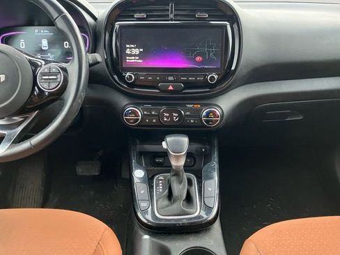 Used 2024 Kia Soul EX w/ Option Group 015 FWD image 11