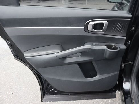 Used 2022 Kia Sorento LX image 27