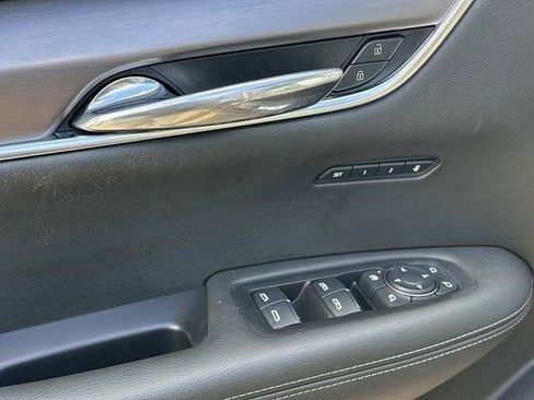 Certified 2024 Cadillac XT6 Luxury AWD/4WD image 17