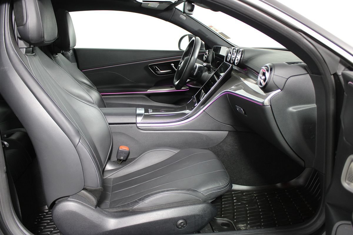 Used 2025 Mercedes-Benz CLE 300 4MATIC Coupe image 9
