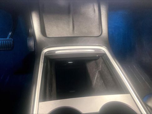 Used 2021 Tesla Model Y Long Range image 25