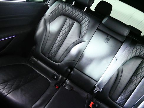 Used 2020 BMW X7 M50i w/ Dynamic Handling Package AWD/4WD image 12