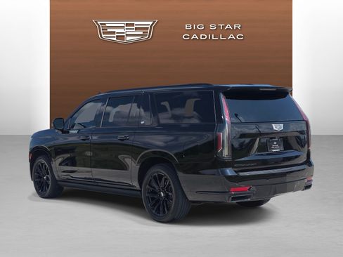 Used 2023 Cadillac Escalade ESV Sport Platinum w/ LPO, ONYX Package AWD/4WD image 3