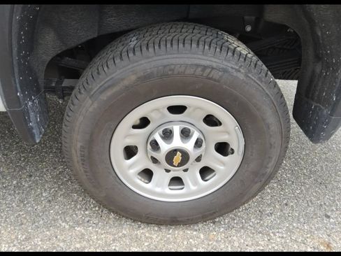 Used 2025 Chevrolet Silverado 3500 W/T AWD/4WD image 5