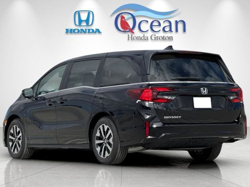 New 2026 Honda Odyssey EX-L image 3