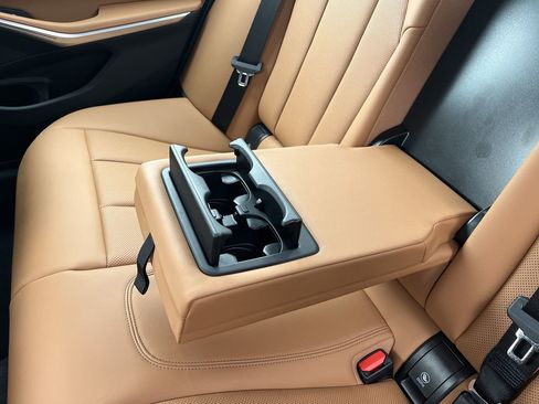 Certified 2025 BMW 330i Sedan image 32