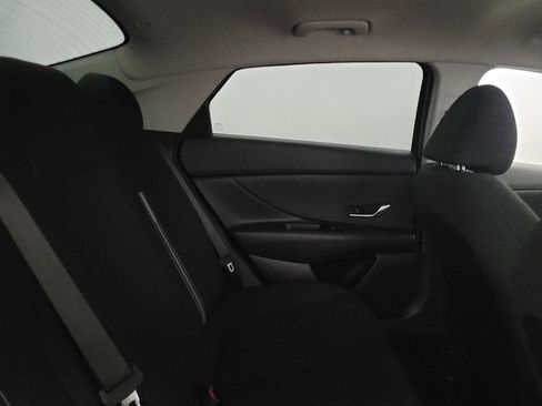 Used 2022 Hyundai Elantra SEL image 19