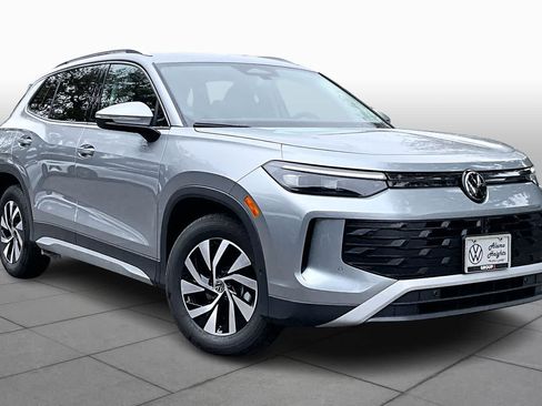 New 2026 Volkswagen Tiguan S FWD image 2