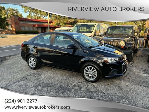 Used 2019 Chevrolet Sonic LT FWD image 1
