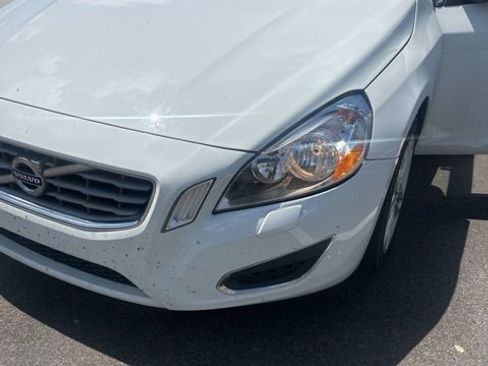 Used 2013 Volvo S60 T5 AWD/4WD image 2