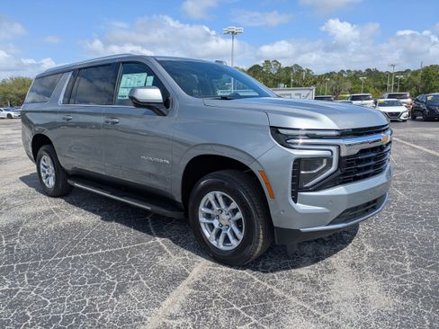 New 2026 Chevrolet Suburban LS RWD image 2