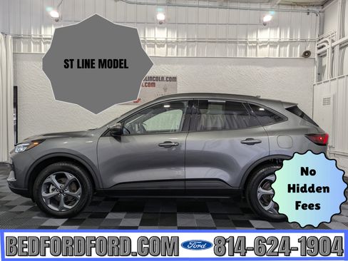 Used 2025 Ford Escape ST-Line Select w/ Class II Trailer Tow Package AWD/4WD image 1