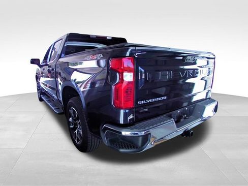 Used 2023 Chevrolet Silverado 1500 LT AWD/4WD image 3