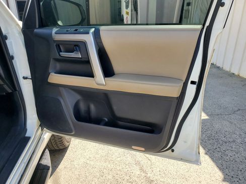 Used 2015 Toyota 4Runner Limited AWD/4WD image 21