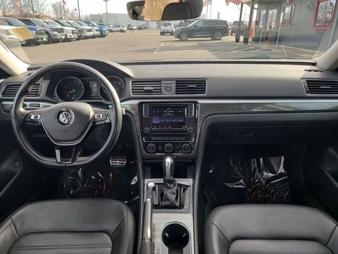 Used 2016 Volkswagen Passat 1.8T SEL Premium image 22