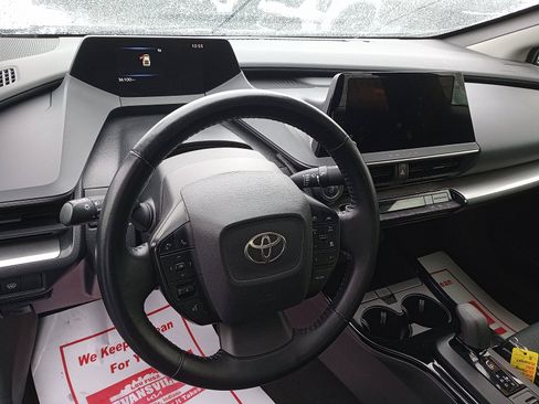 Used 2024 Toyota Prius LE image 9