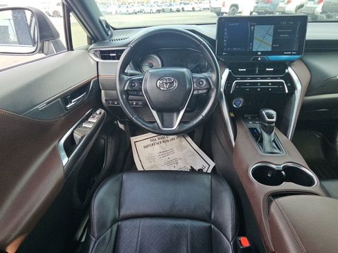 Used 2021 Toyota Venza Limited w/ Advanced Technology Package AWD/4WD image 9