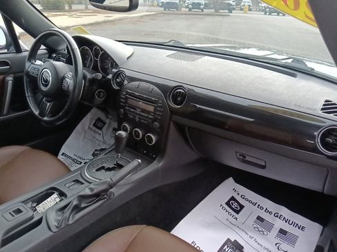 Used 2015 MAZDA MX-5 Miata Grand Touring w/ Premium Package image 27