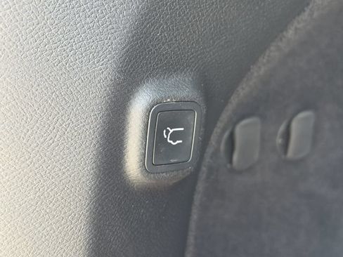 Used 2021 Jeep Cherokee Limited w/ Elite Package FWD image 14