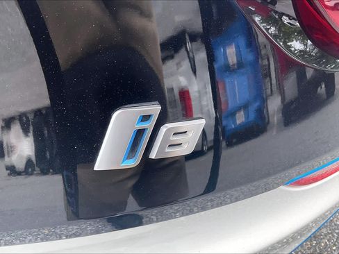 Used 2019 BMW i8 Roadster AWD/4WD image 27
