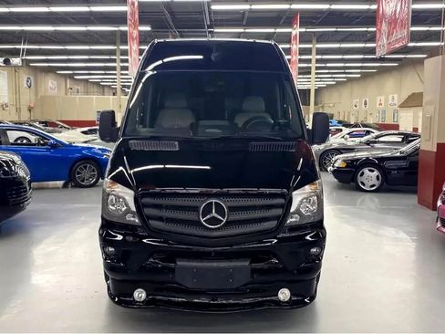 Used 2016 Mercedes-Benz Sprinter 2500 image 6
