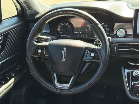 Used 2022 Lincoln Corsair FWD w/ Premium Package image 14