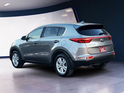 Used 2018 Kia Sportage LX image 3