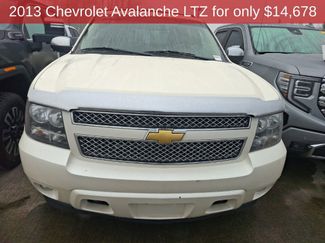 Used 2013 Chevrolet Avalanche LTZ video 3