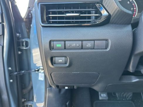 Used 2024 Nissan Sentra SR w/ SR Premium Package image 19