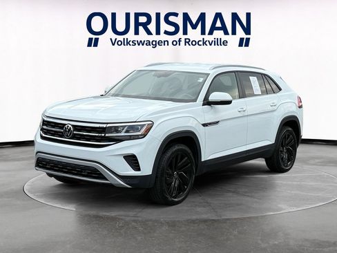 Used 2022 Volkswagen Atlas Cross Sport SE AWD/4WD image 2