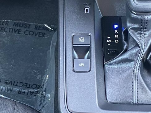 Certified 2026 Toyota Corolla Cross LE FWD image 33