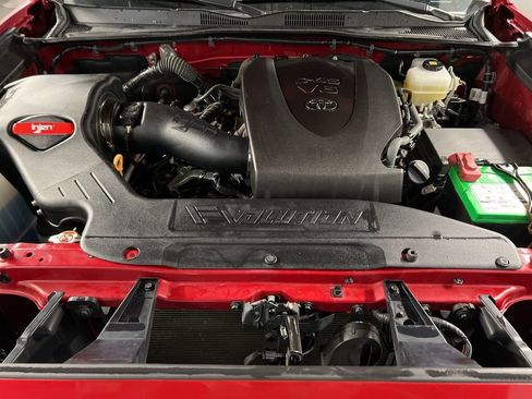 Used 2020 Toyota Tacoma TRD Off-Road w/ TRD Premium Off Road Package image 42