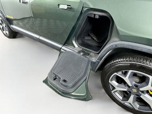 Used 2022 Rivian R1T Adventure image 23