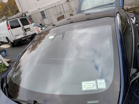 Used 2022 Tesla Model S image 15