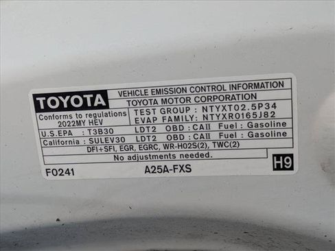 Used 2022 Toyota Highlander XLE AWD/4WD image 25